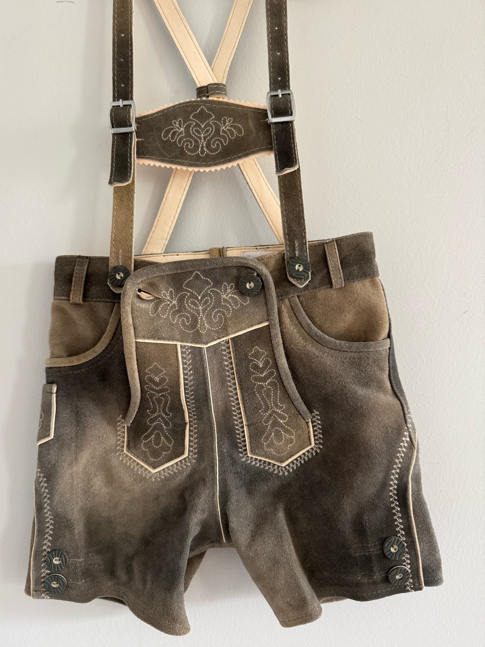 Authentic BONDI Isar-Trachten boys’ short Lederhosen with traditional suspenders - Picture 5 of 13